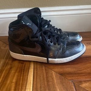JORDAN 1 HIGH BLACK PATENT